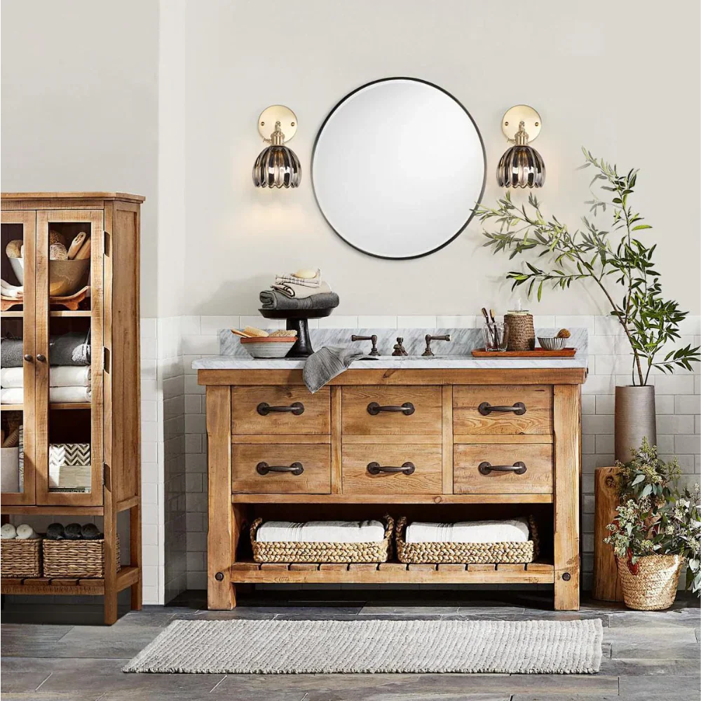 Antique Traditional Petal Style Wall Light